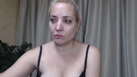 Mari online show from September 2025 03:01:01 PM