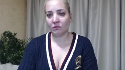 Snapshot of ohsweetmari chatting on January 2026 11:41:02 PM Mari online show from January 2026 11:41:02 PM