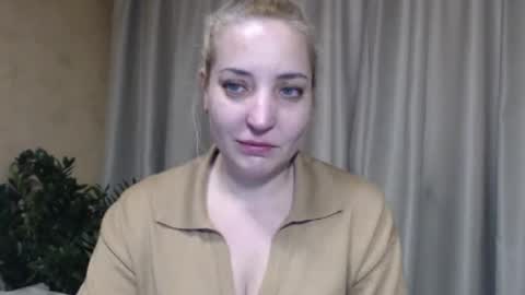 Snapshot of ohsweetmari chatting on January 2026 12:09:02 PM Mari online show from January 2026 12:09:02 PM