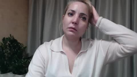 Snapshot of ohsweetmari chatting on January 2026 07:11:01 PM Mari online show from January 2026 07:11:01 PM