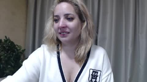 Snapshot of ohsweetmari chatting on February 2026 02:59:02 AM Mari online show from February 2026 02:59:02 AM