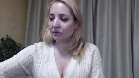 Snapshot of ohsweetmari chatting on February 2026 10:13:02 PM Mari online show from February 2026 10:13:02 PM