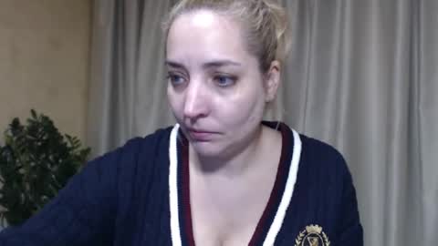 Snapshot of ohsweetmari chatting on February 2026 10:54:01 AM Mari online show from February 2026 10:54:01 AM