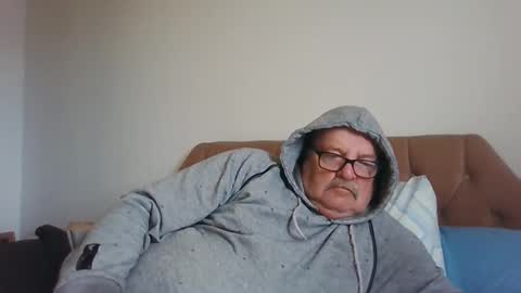 old_fkrr_ online show from November 2025 10:37:02 AM