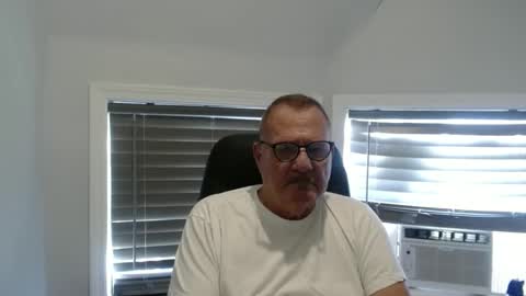 Snapshot of oldguybigd chatting on September 2025 11:26:02 PM oldguybigd online show from September 2025 11:26:02 PM