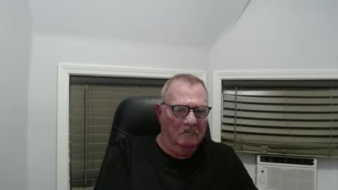 Snapshot of oldguybigd chatting on September 2025 04:22:01 AM oldguybigd online show from September 2025 04:22:01 AM