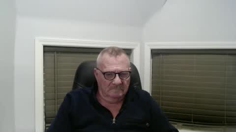 Snapshot of oldguybigd chatting on November 2025 04:00:01 AM oldguybigd online show from November 2025 04:00:01 AM