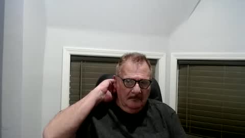 Snapshot of oldguybigd chatting on June 2026 04:34:01 AM oldguybigd online show from June 2026 04:34:01 AM