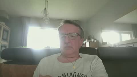 Snapshot of oldtimer160162493 chatting on May 2026 12:35:02 PM oldtimer160162493 online show from May 2026 12:35:02 PM