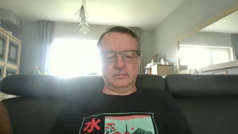 Snapshot of oldtimer160162493 chatting on June 2026 01:15:01 PM oldtimer160162493 online show from June 2026 01:15:01 PM