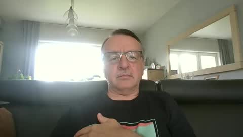 Snapshot of oldtimer160162493 chatting on June 2026 12:38:02 PM oldtimer160162493 online show from June 2026 12:38:02 PM