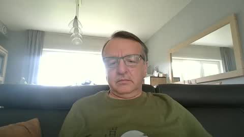 Snapshot of oldtimer160162493 chatting on June 2026 01:32:02 PM oldtimer160162493 online show from June 2026 01:32:02 PM