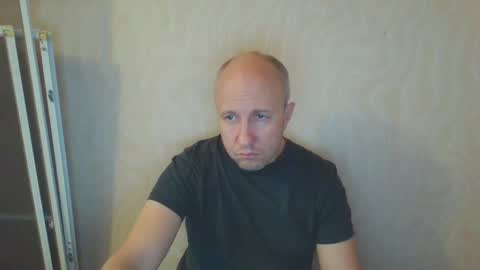 Snapshot of oleg365 chatting on December 2024 06:24:02 AM figaro online show from December 2024 06:24:02 AM