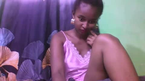 olinah610 online show from December 2025 06:02:01 PM