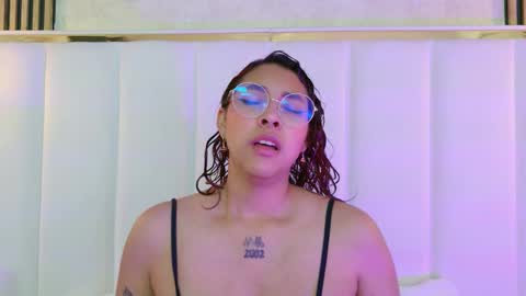 olive  online show from October 2025 04:20:02 AM