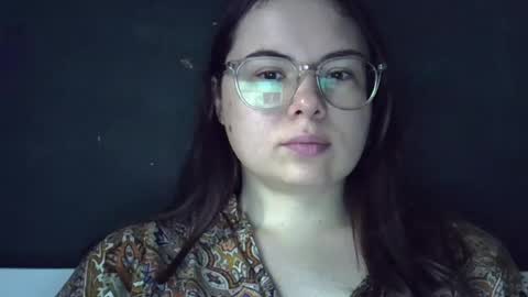 Snapshot of olivepeach chatting on July 2026 10:24:01 AM Oil online show from July 2026 10:24:01 AM