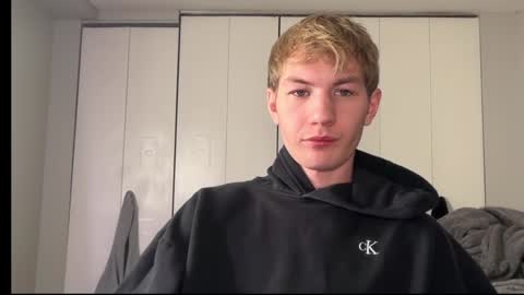 Snapshot of oliver_beck chatting on December 2024 02:45:02 AM Oliver Beck online show from December 2024 02:45:02 AM