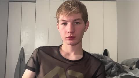 Snapshot of oliver_beck chatting on December 2024 02:25:02 AM Oliver Beck online show from December 2024 02:25:02 AM