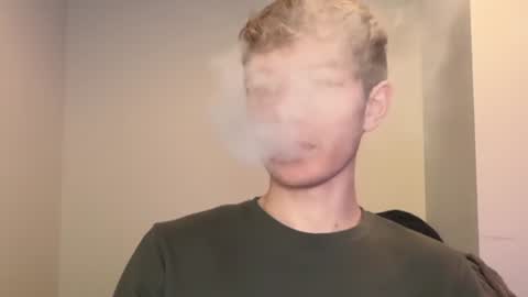 Snapshot of oliver_beck chatting on December 2024 08:02:01 PM Oliver Beck online show from December 2024 08:02:01 PM