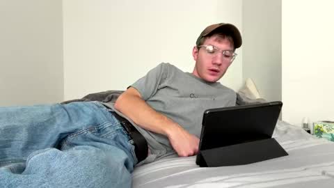 Snapshot of oliver_beck chatting on October 2025 07:58:02 PM Oliver Beck online show from October 2025 07:58:02 PM