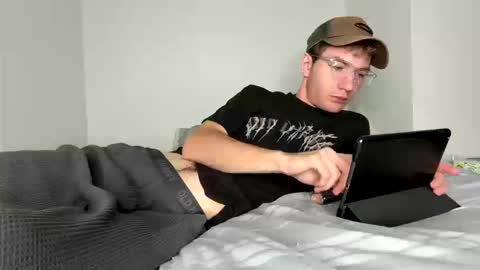 Snapshot of oliver_beck chatting on October 2025 07:03:01 PM Oliver Beck online show from October 2025 07:03:01 PM