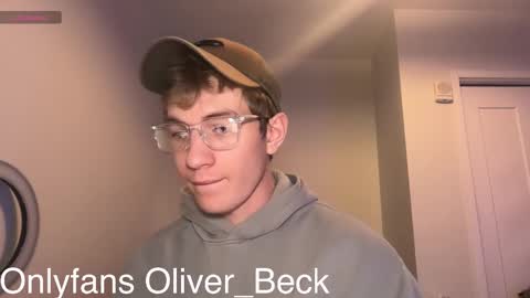 Snapshot of oliver_beck chatting on November 2025 04:00:01 AM Oliver Beck online show from November 2025 04:00:01 AM