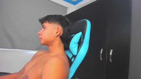 Oliver bray online show from October 2025 05:17:01 PM