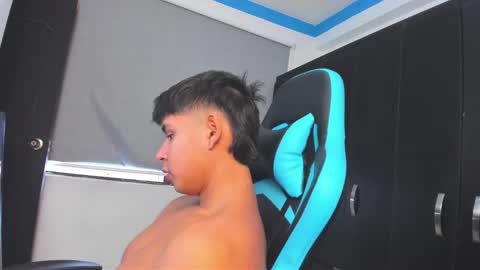 Oliver bray online show from October 2025 06:20:01 PM