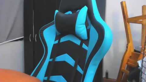 Oliver bray online show from November 2025 03:28:01 AM