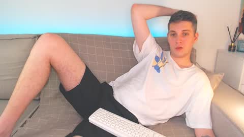 Oliver online show from January 2025 07:00:01 PM