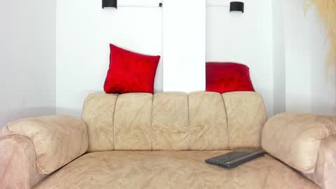 OLIVER online show from December 2024 09:06:02 AM