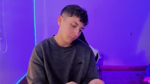 Snapshot of oliver_kyy chatting on December 2025 09:41:02 PM oliveeer online show from December 2025 09:41:02 PM