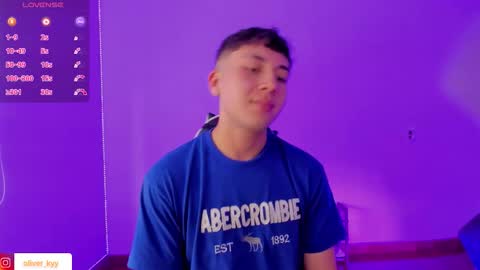 Snapshot of oliver_kyy chatting on December 2025 06:59:01 PM oliveeer online show from December 2025 06:59:01 PM