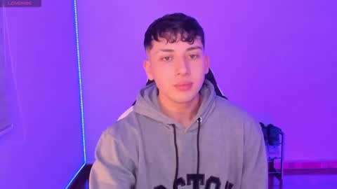 Snapshot of oliver_kyy chatting on March 2026 03:32:01 AM oliveeer online show from March 2026 03:32:01 AM