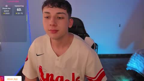 Snapshot of oliver_kyy chatting on March 2026 10:26:01 PM oliveeer online show from March 2026 10:26:01 PM