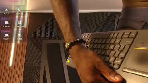 OLIVER LAURENT online show from April 2026 12:05:02 AM