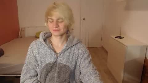 Oliver online show from November 2025 01:19:02 AM