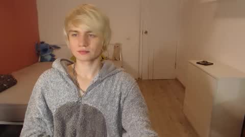 Oliver online show from December 2025 01:44:02 AM