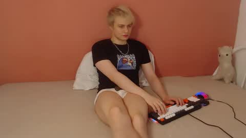 Oliver online show from April 2026 01:03:01 AM