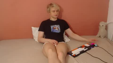 Oliver online show from April 2026 01:03:01 AM