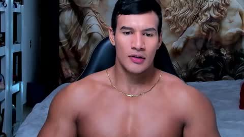 oliver_tommy online show from November 2025 02:10:01 AM