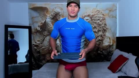 oliver_tommy online show from December 2025 12:10:01 PM