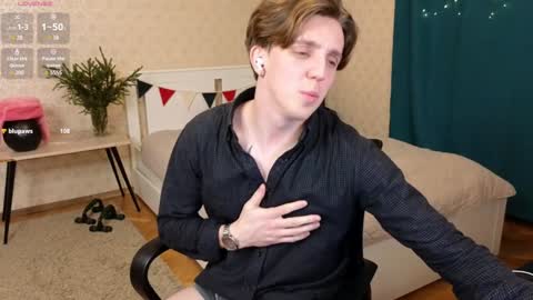 Snapshot of oliver_travis chatting on January 2025 11:27:02 PM Oliver Evans online show from January 2025 11:27:02 PM