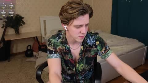 Snapshot of oliver_travis chatting on February 2025 11:38:02 PM Oliver Evans online show from February 2025 11:38:02 PM