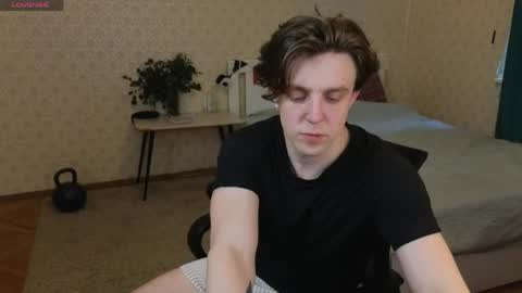 Snapshot of oliver_travis chatting on May 2026 04:07:01 AM Oliver Evans online show from May 2026 04:07:01 AM