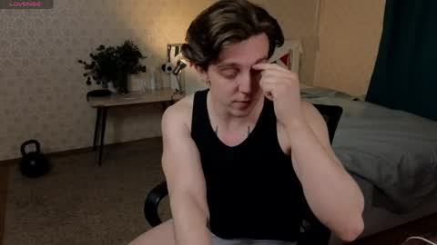 Snapshot of oliver_travis chatting on May 2026 12:17:02 AM Oliver Evans online show from May 2026 12:17:02 AM