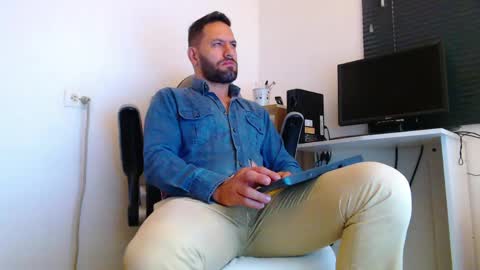 oliver online show from April 2026 01:23:01 PM