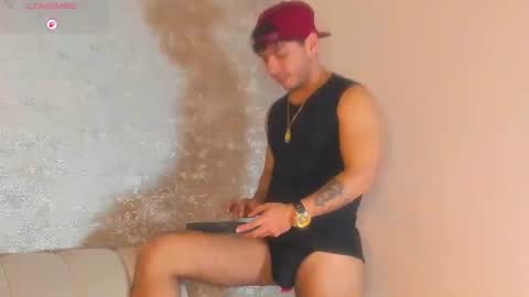 Snapshot of oliverwyse chatting on June 2026 01:30:02 AM Oliver online show from June 2026 01:30:02 AM