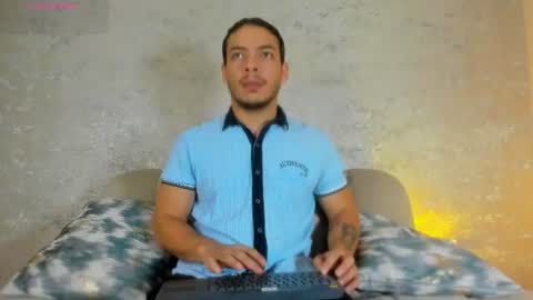 Snapshot of oliverwyse chatting on June 2026 11:11:02 PM Oliver online show from June 2026 11:11:02 PM