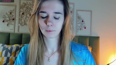 Olivia online show from December 2024 07:52:02 PM